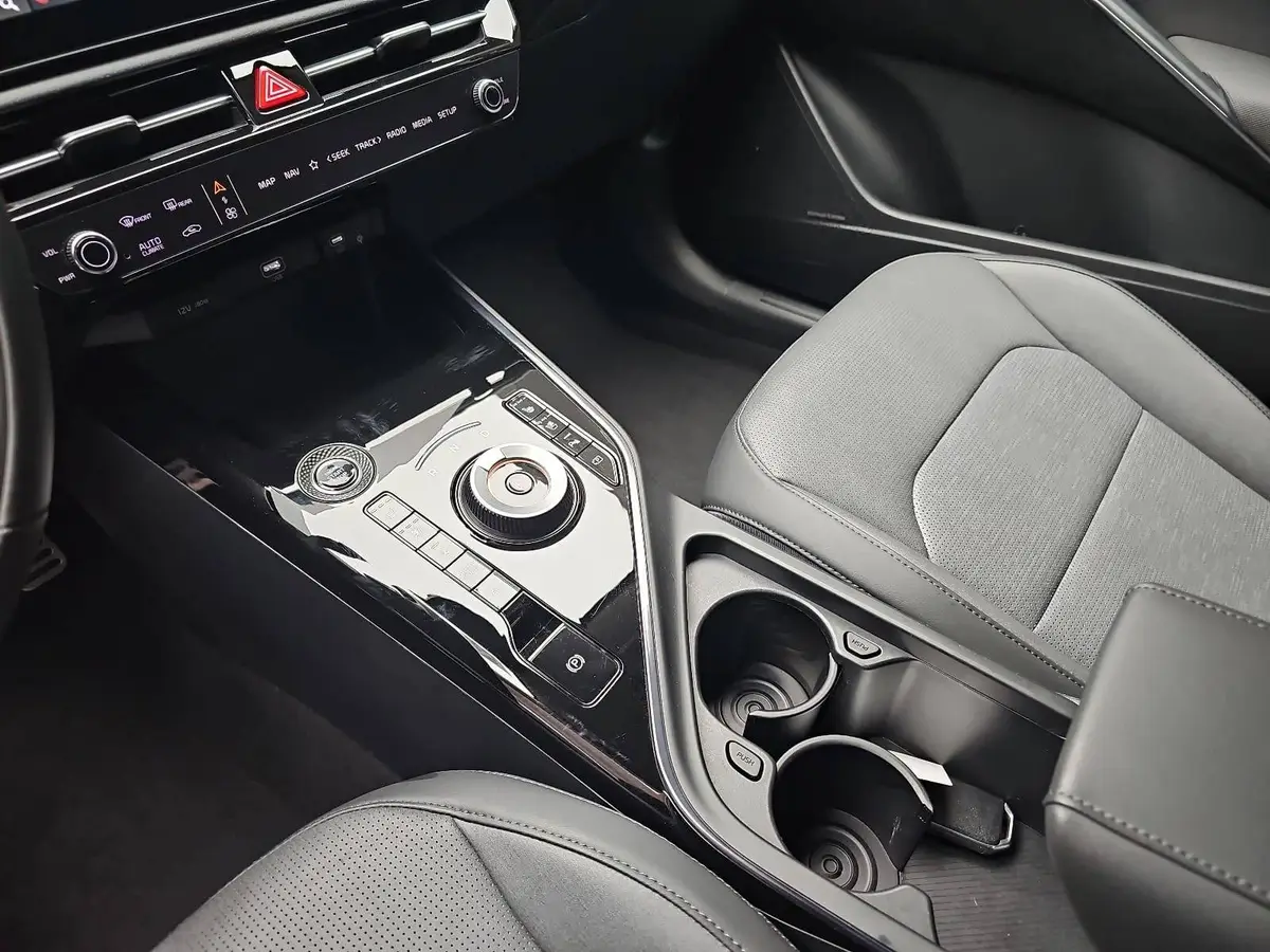 KIA NIRO 1.6 GDI PLUG-IN-HYBRID DCT SPIRIT LM18" TECHNOLOGIE NAVI LED WINTER KAMERA LM18