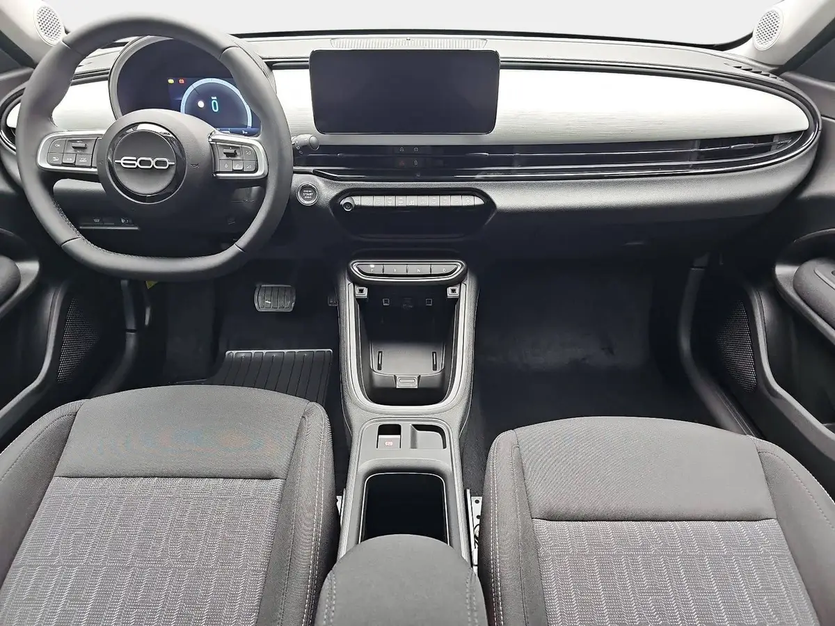 FIAT 600 1.2 T3 HYBRID DCT BUSINESS EDITION MJ26 ALLWETTERREIFEN