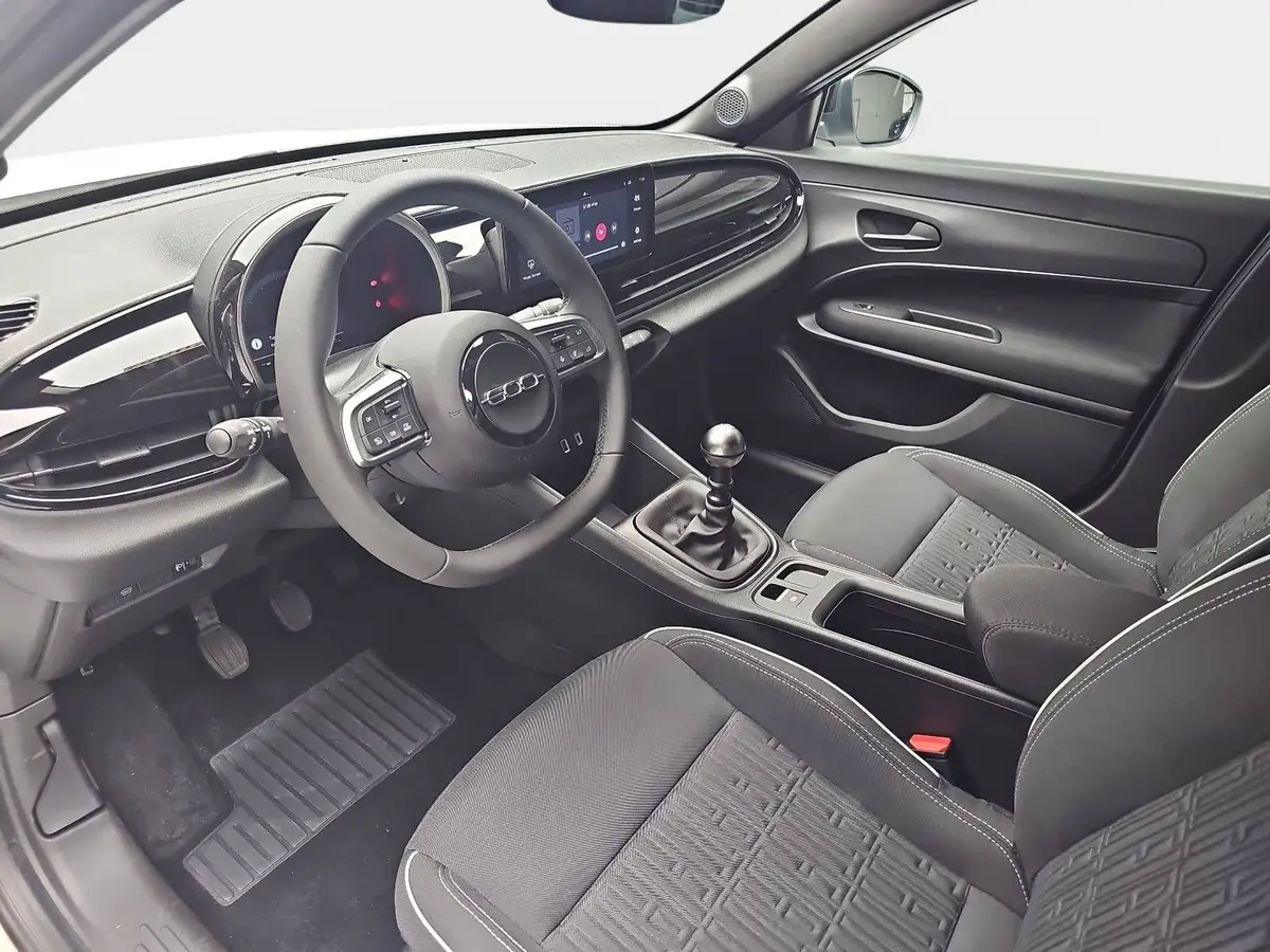 FIAT 600 1.2 T3 HYBRID STREET MJ26