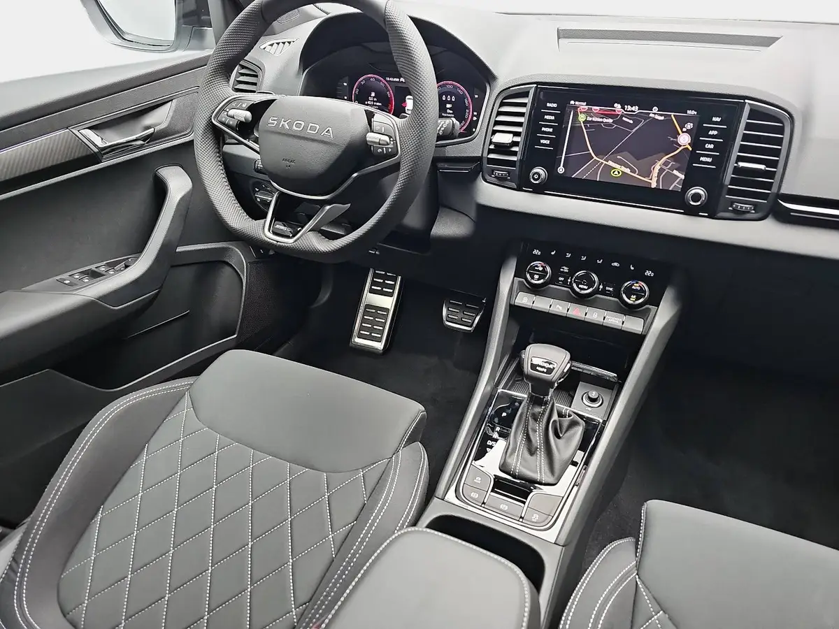SKODA KAROQ 2.0 TSI DSG SPORTLINE 4X4 NAVI LED ACC KAMERA AHK 