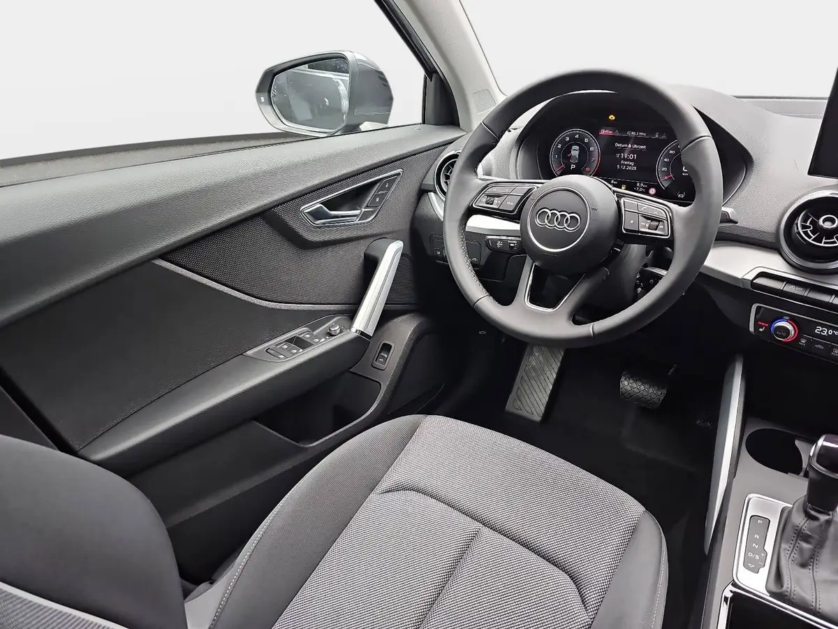 AUDI Q2 35 TFSI S-TRONIC S LINE NAVI LED ACC EL.HECKKL. WI