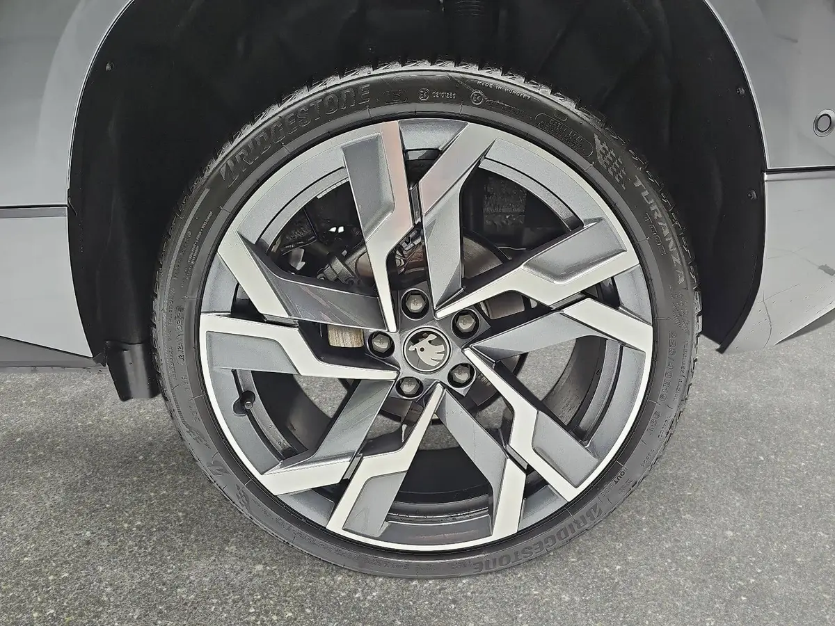 SKODA KAROQ 1.5 TSI DSG SPORTLINE NAVI LED-MATRIX PANO WINTER 