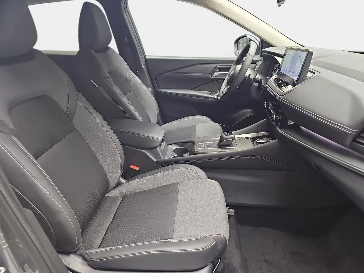 NISSAN QASHQAI 1.3 DIG-T XTRONIC N-CONNECTA PANO WINTER