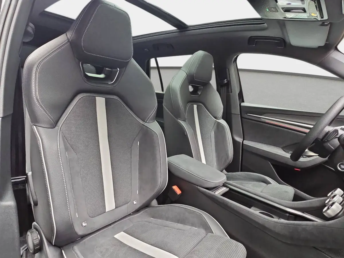 SKODA KODIAQ 1.5 TSI DSG IV PHEV SPORTLINE AHK PANO LM