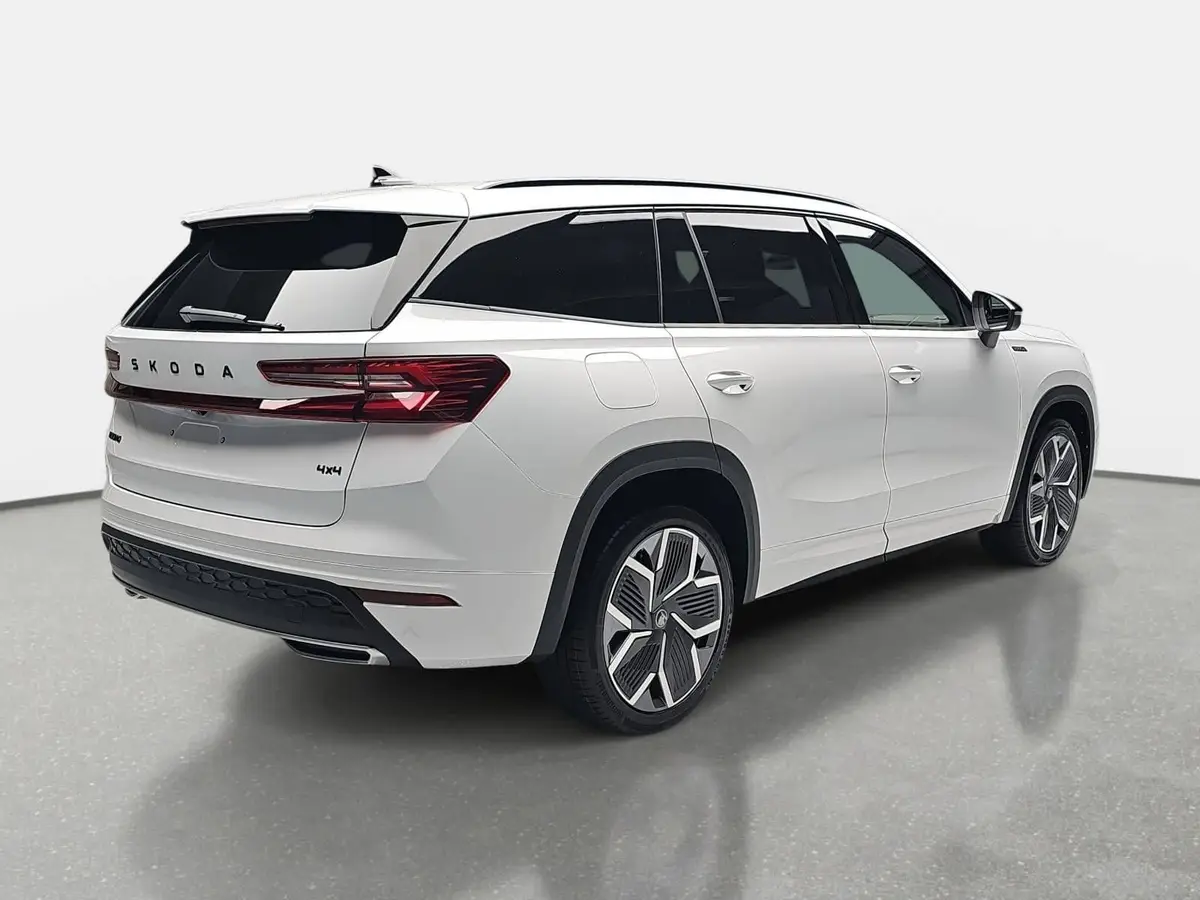 SKODA KODIAQ 2.0 TDI DSG SPORTLINE 4X4 PANO AHK