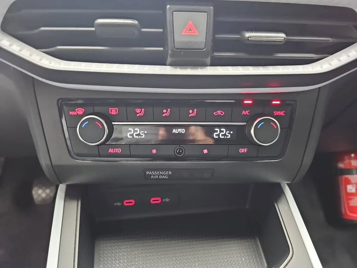 SEAT ARONA 1.0 TSI STYLE LED KLIMAAUTO PDC