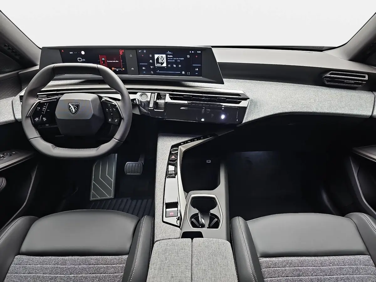 PEUGEOT 3008 1.2 HYBRID 145 E-DSC6 ALLURE LED DAB WINTER AHK LM