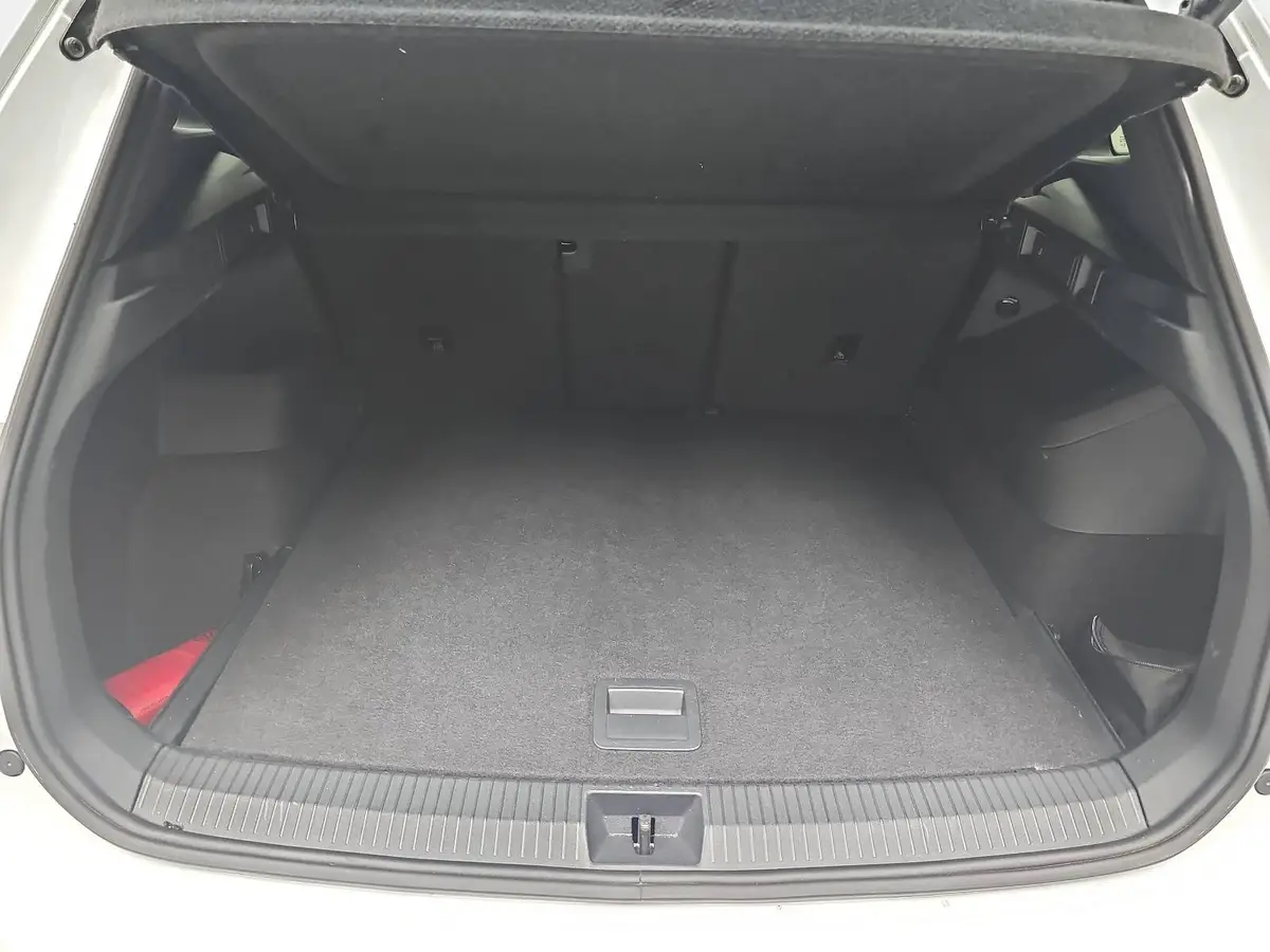 VW TIGUAN 1.5 ETSI DSG R-LINE NAVI LED-MATRIX HUD IQ-DRIVE P