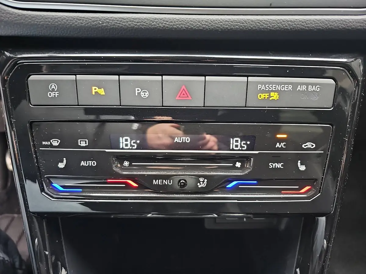 VW T-CROSS 1.0 TSI GOAL NAVI LED KLIMAAUTO ACC P-ASSIST WINTE