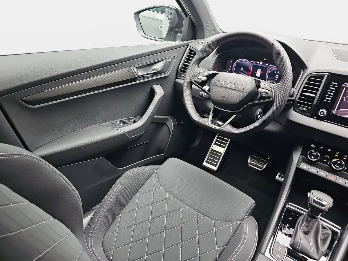 SKODA KAROQ 1.5 TSI DSG SPORTLINE NAVI LED-MATRIX PANO CANTON