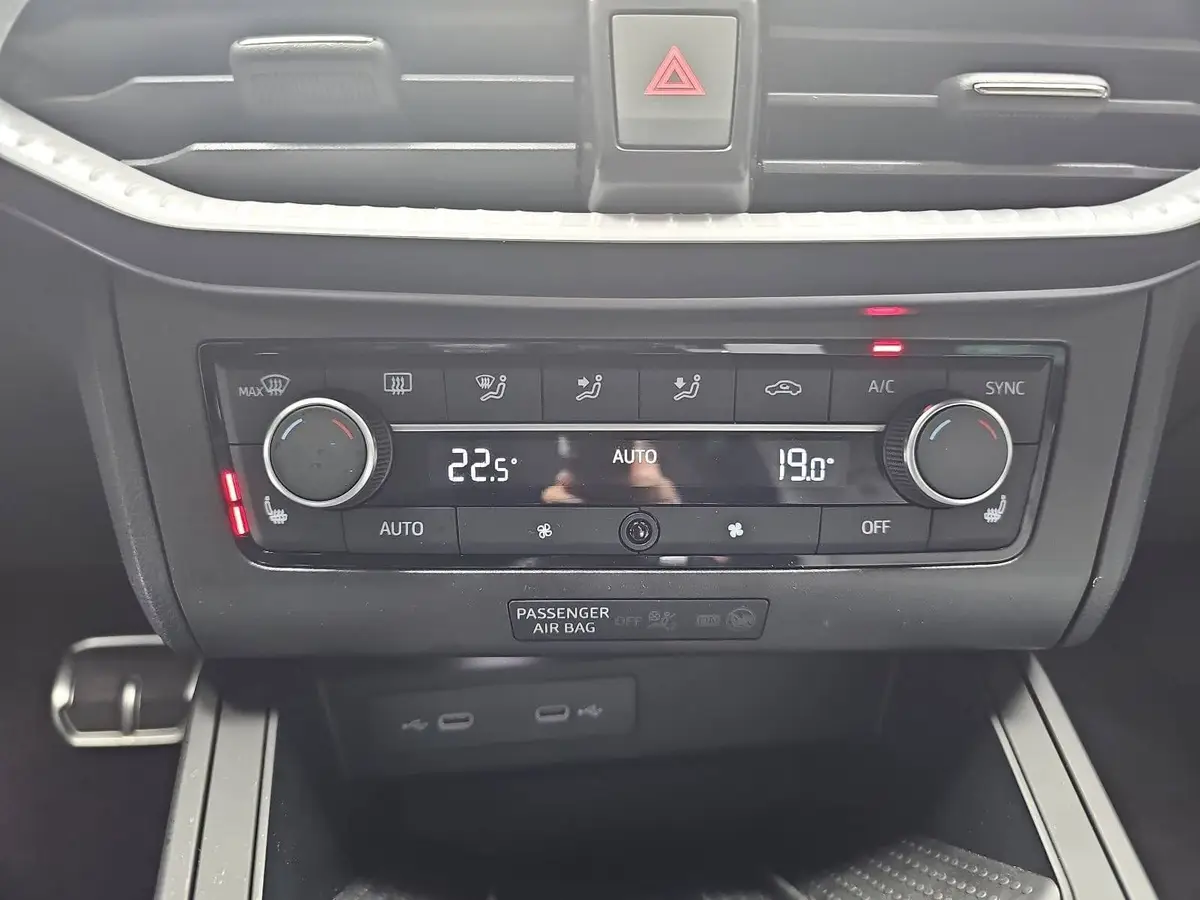 SEAT IBIZA 1.5 TSI DSG FR BLACK EDITION NAVI LED