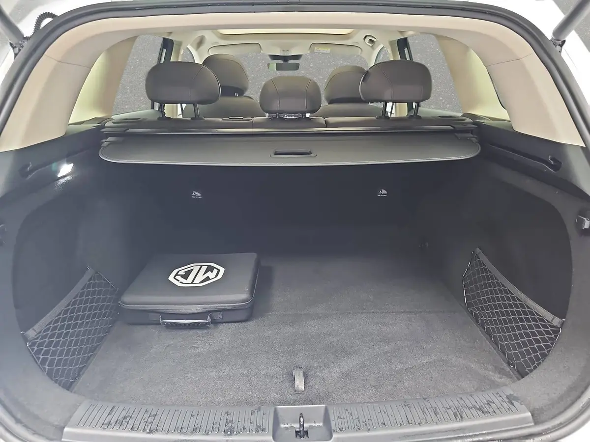 MG ANDERE EV 77 KWH LUXURY AWD PANORAMA LEDER 20-ZOLL
