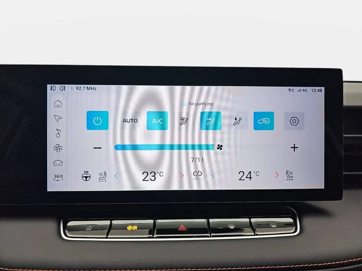 MG HS 1.5 HYBRID+ MY25.5 LUXURY LEDER 360-GRAD-KAMERA 19-ZOLL-LM