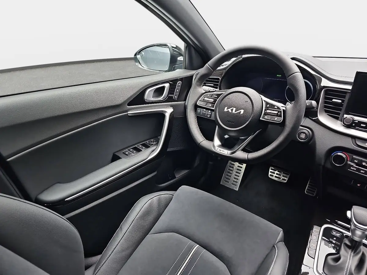 KIA XCEED 1.6 T-GDI 180 DCT GT-LINE MJ26 LEDER GLASDACH