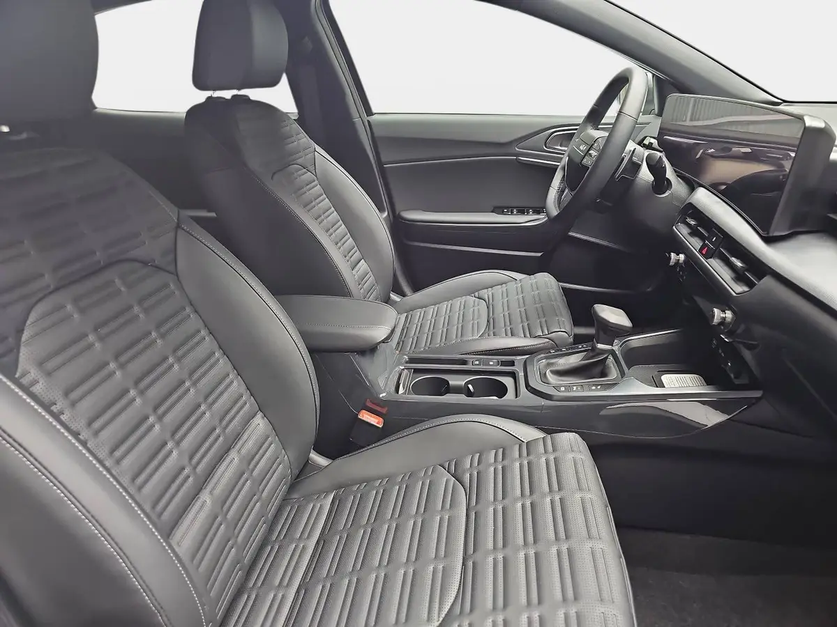 KIA XCEED 1.6 T-GDI 180 DCT SPIRIT MJ27 SOUND SITZ ADVANCED