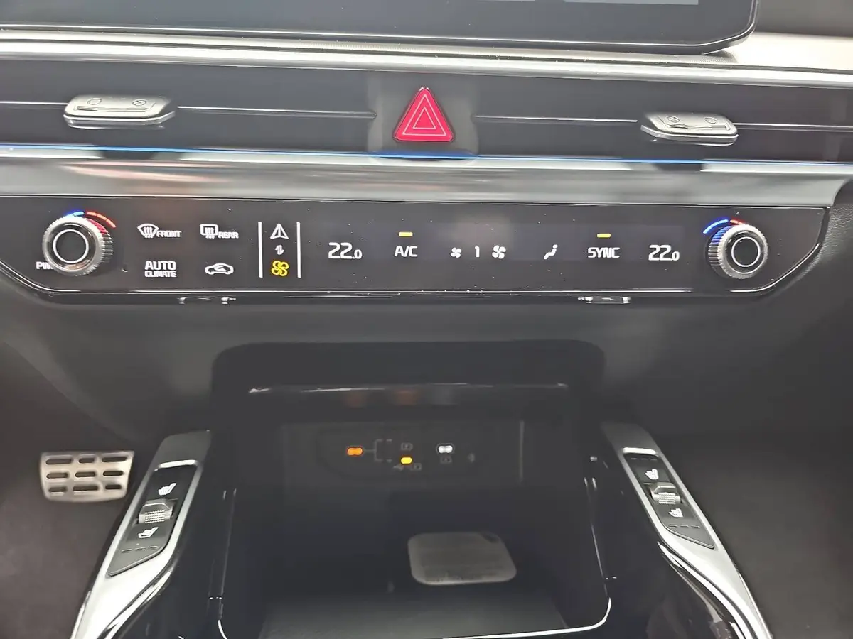 KIA SORENTO 2.2 CRDI AWD DCT8 PLATINUM LEDER NAPPA PREMIUM GLASDACH