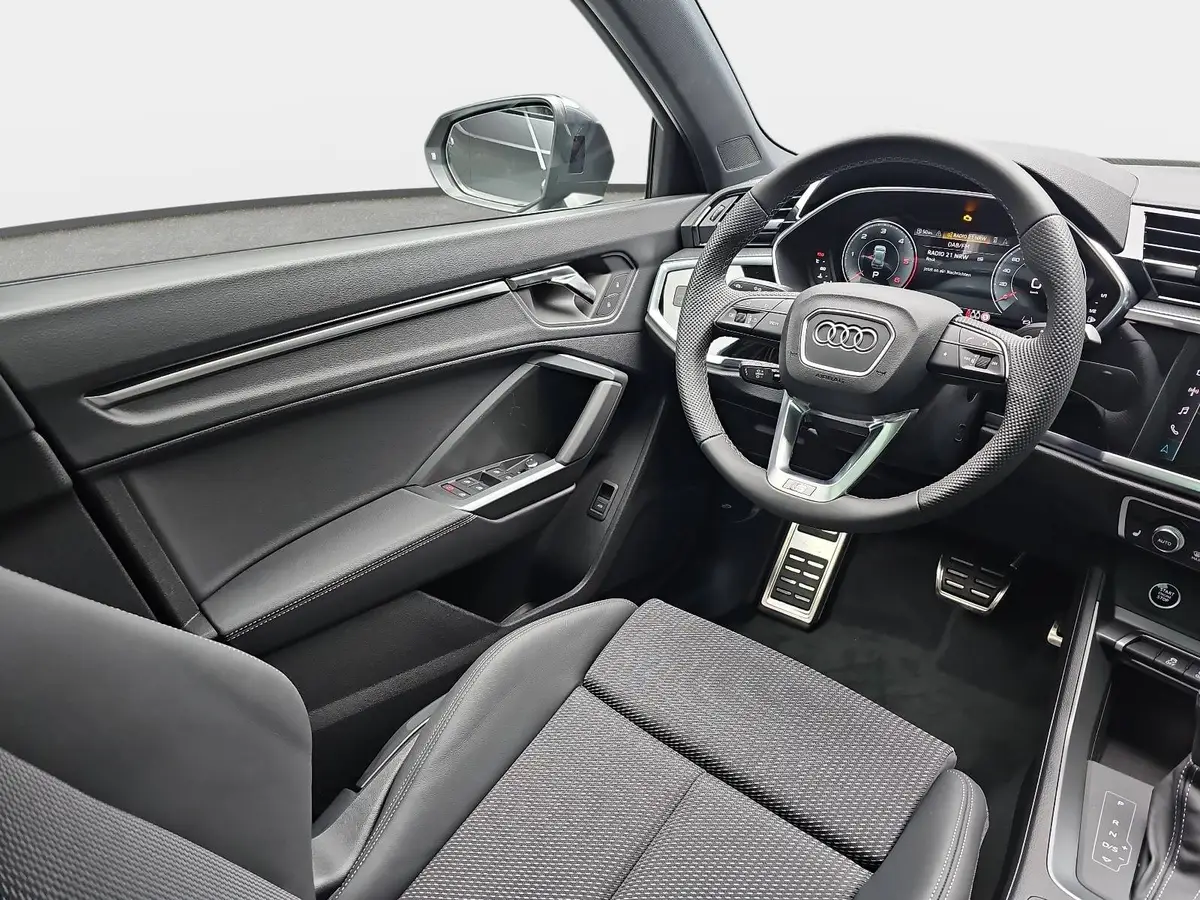 AUDI Q3 35 TDI S-TRONIC S LINE NAVI LED PANO ACC BLACK+ KA