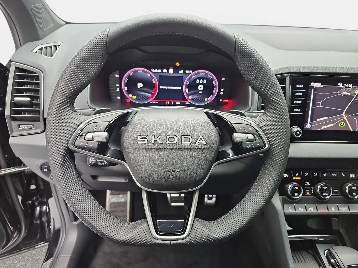 SKODA KAROQ 1.5 TSI DSG SPORTLINE NAVI LED-MATRIX PANO CANTON 