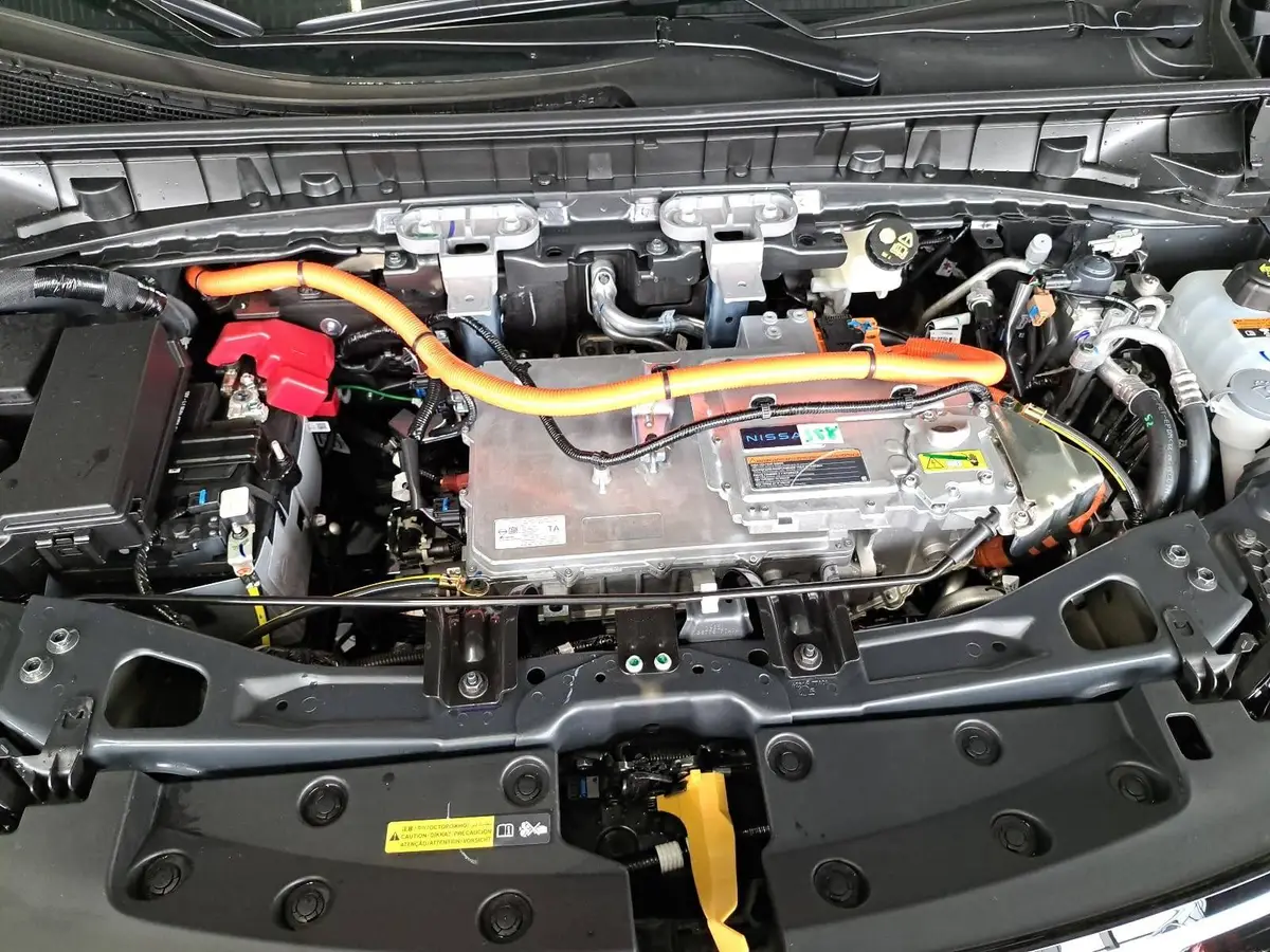 NISSAN LEAF 75KWH MY26 EVOLVE 2-FARBEN