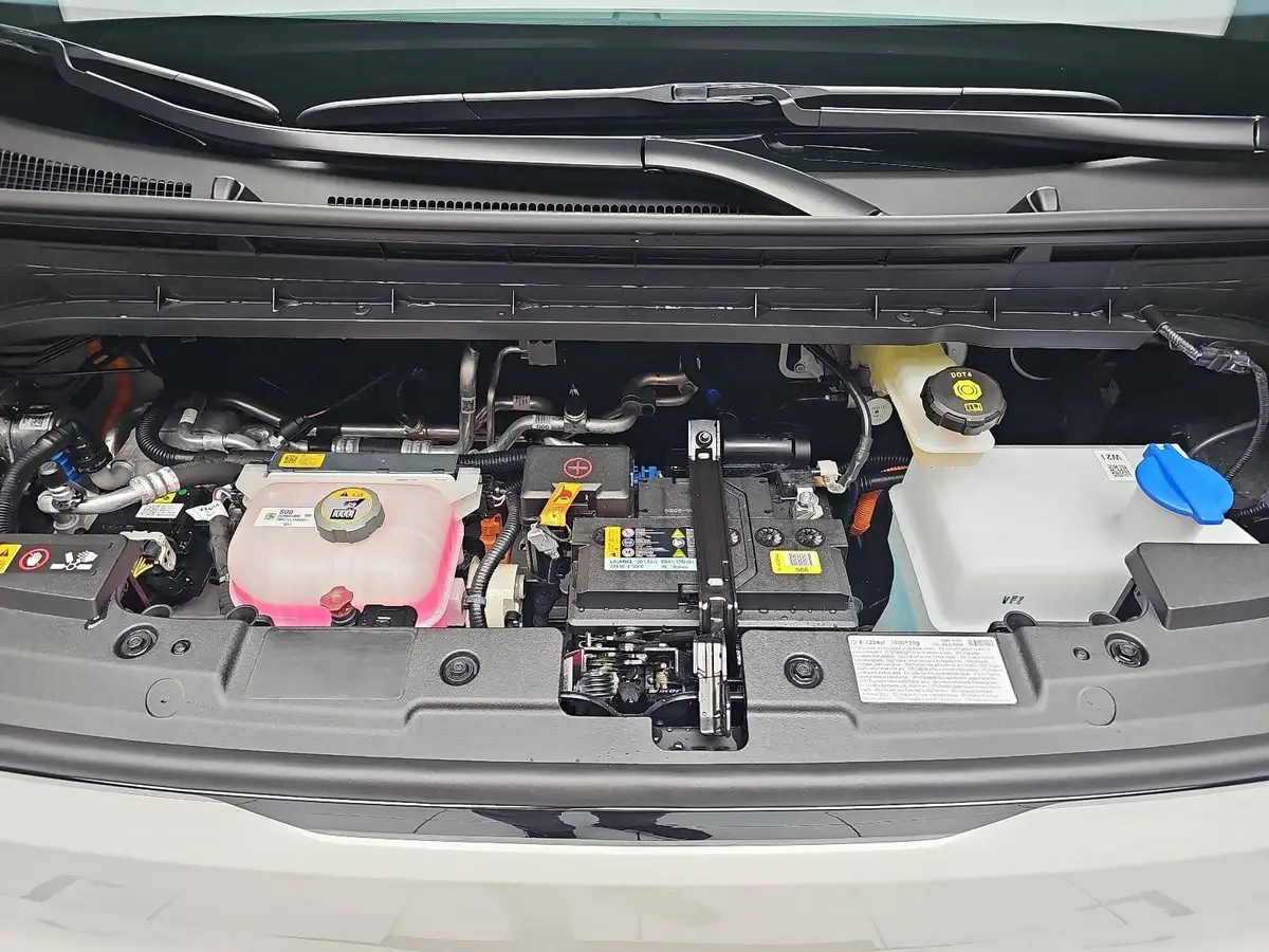 KIA PV5 CARGO L2H1 4T 71.2 KWH PLUS MJ26 WÄRMEPUMPE ALLWETTERREIFEN