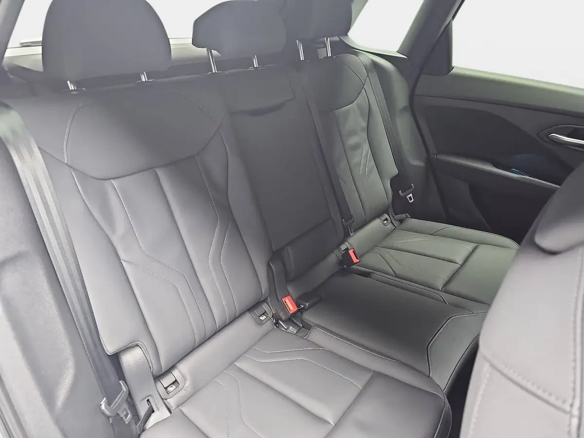 AUDI Q3 TFSI S-TRONIC S-LINE NAVI LED-PLUS ACC BLACK-STYLE