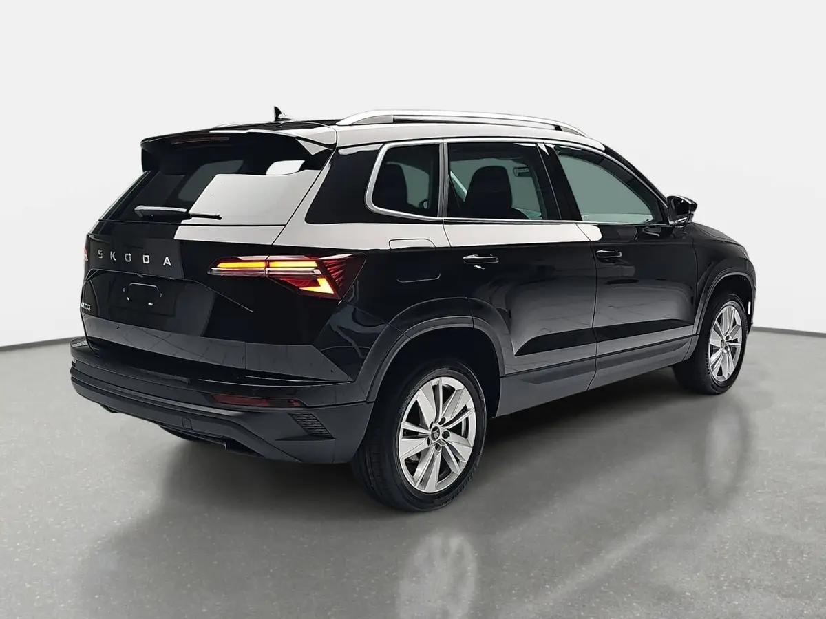 SKODA KAROQ 1.5 TSI DSG SELECTION LED ACC AHK