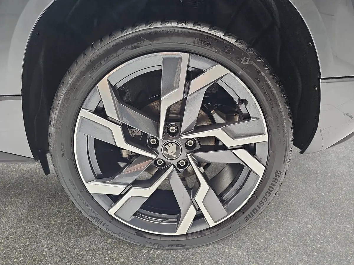 SKODA KAROQ 2.0 TDI DSG SPORTLINE 4X4 NAVI LED