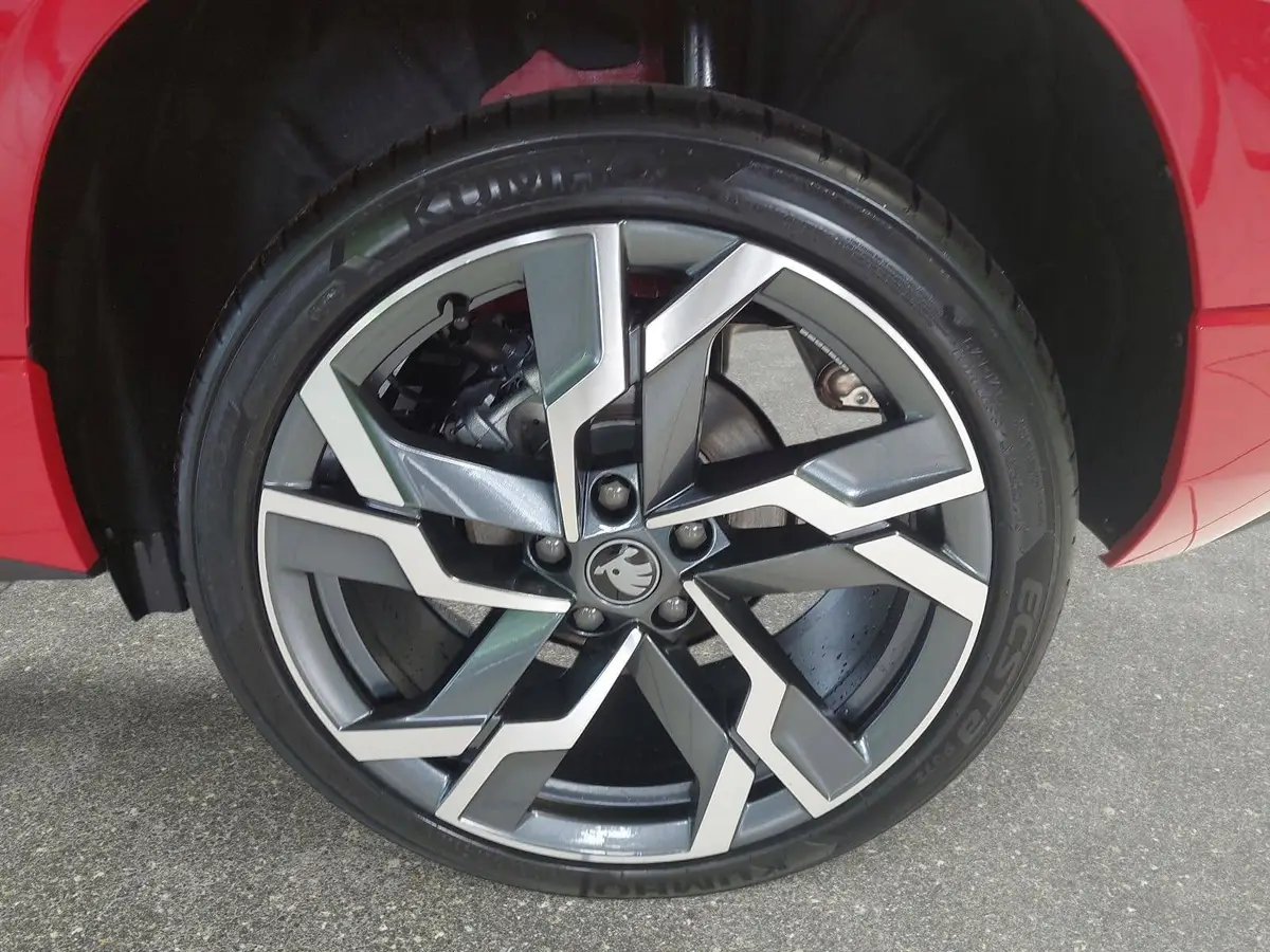 SKODA KAROQ 1.5 TSI DSG SPORTLINE NAVI LED-MATRIX PANO CANTON