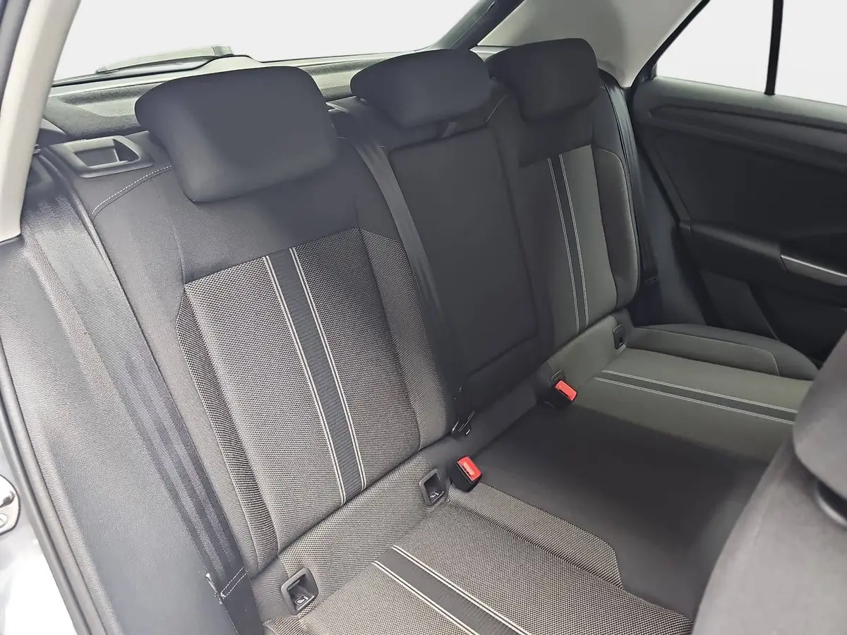VW T-ROC 1.5 TSI DSG STYLE NAVI LED KAMERA AHK