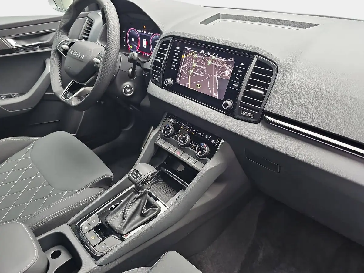 SKODA KAROQ 2.0 TSI DSG SPORTLINE 4X4 AHK PANO