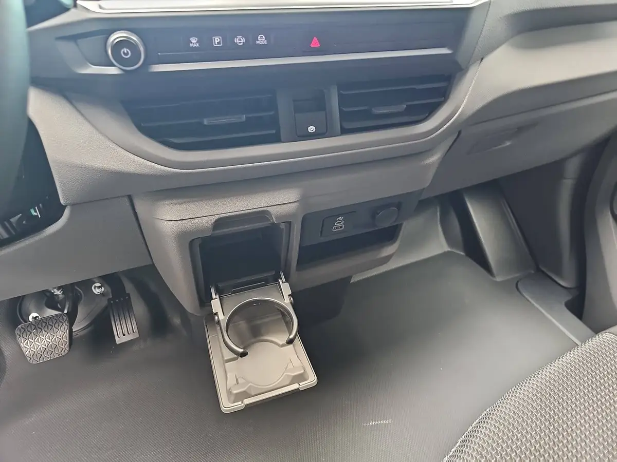 VW T7 TRANSPORTER 2.0 TDI DSG KASTEN L2H1 LED