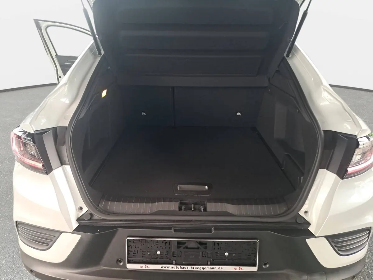 RENAULT ARKANA 1.6 E-TECH AUTO. HYBRID ESPRIT ALPINE PANO LED