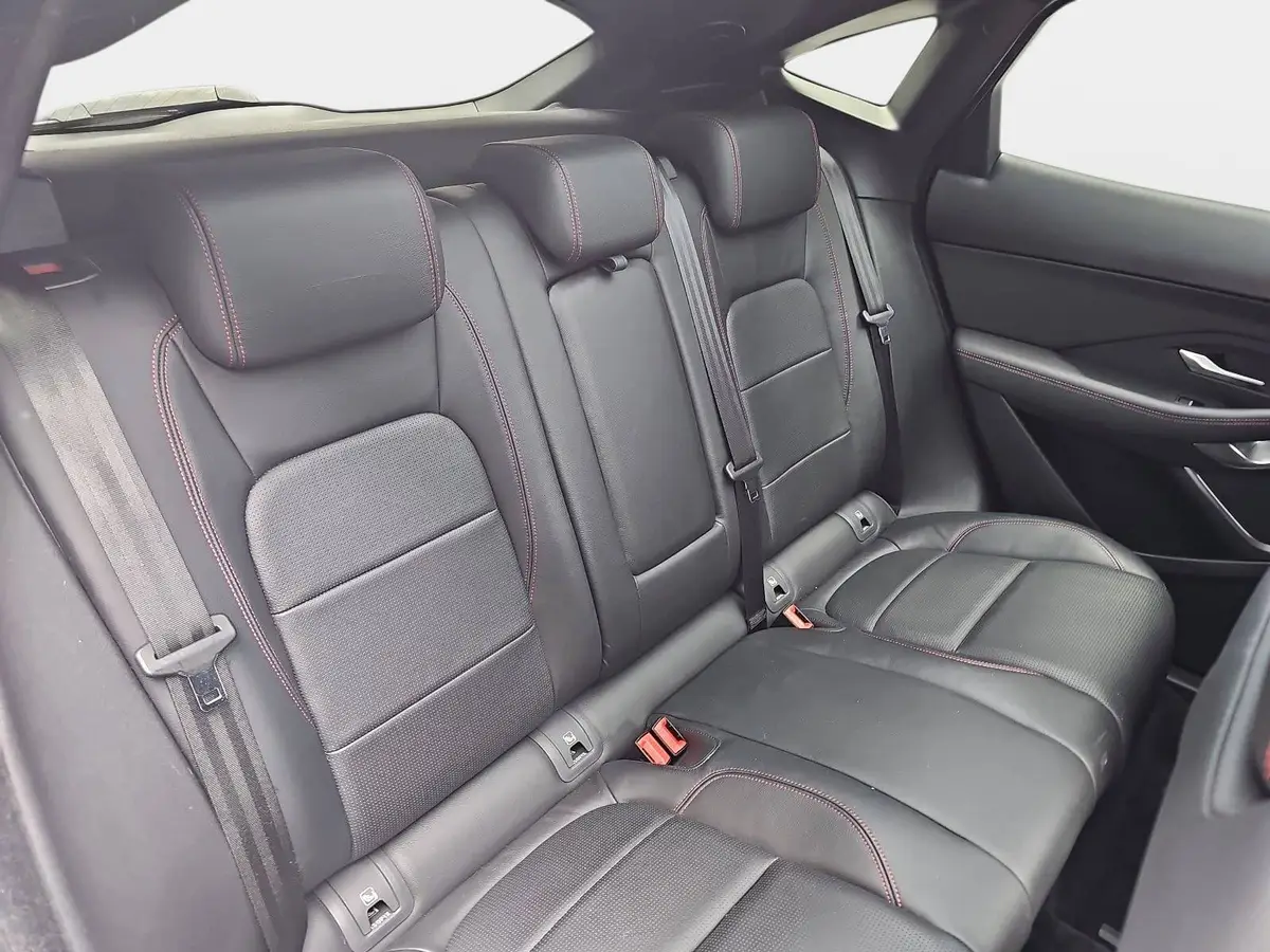 JAGUAR E-PACE D180 AUTO. R-DYNAMIC AWD NAVI LED LEDER WINTER 360