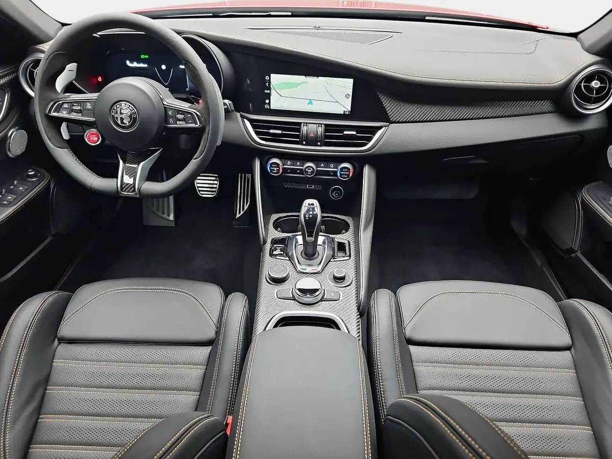 ALFA ROMEO GIULIA 2.9 V6 BI-TURBO QUADRIFOGLIO ORO
