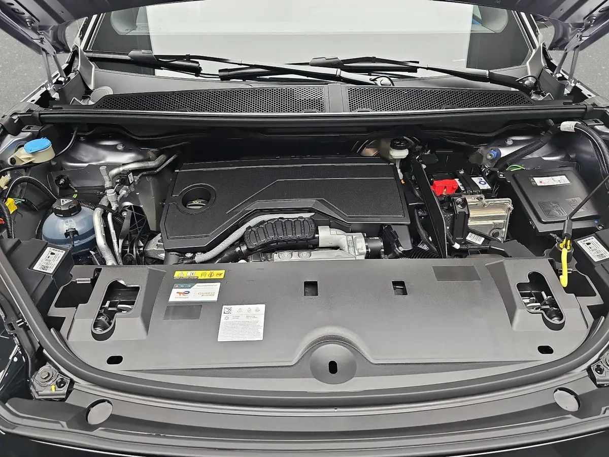 PEUGEOT 5008 1.2 HYBRID 145 E-DSC6 GT KLIMA LED 7-S DAB 360° AH