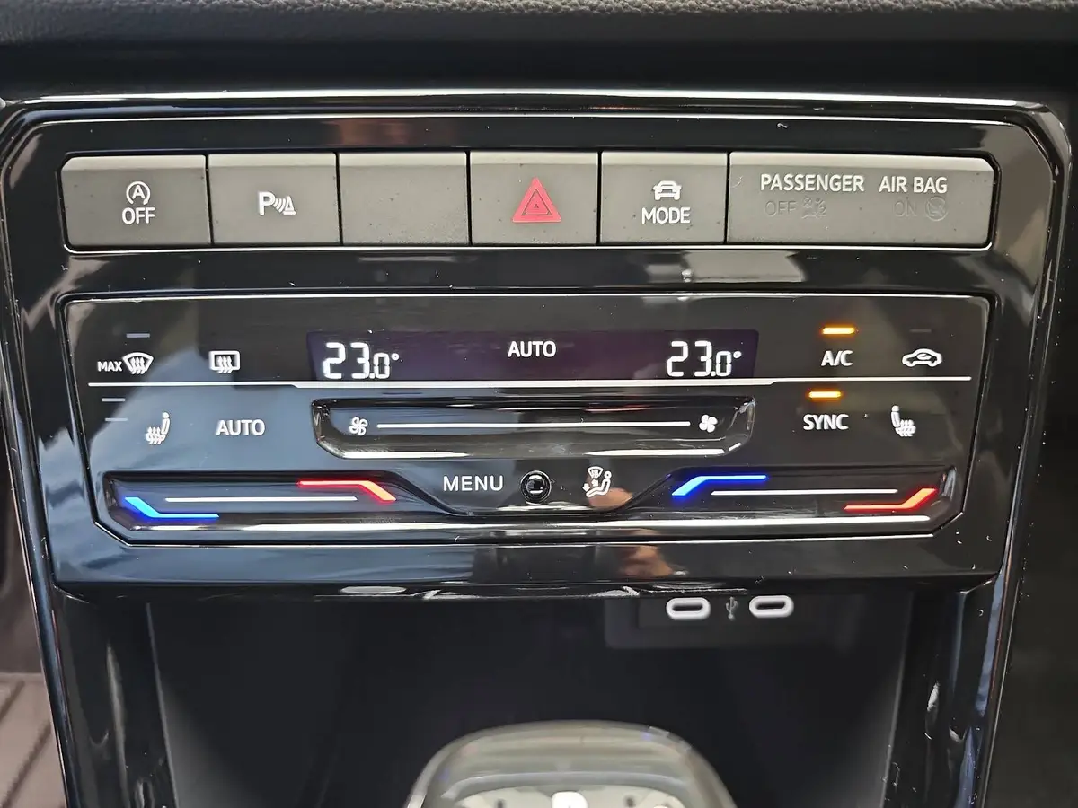 VW T-CROSS 1.0 TSI DSG R-LINE IQ-LED ACC WINTER SICHT KAMERA 