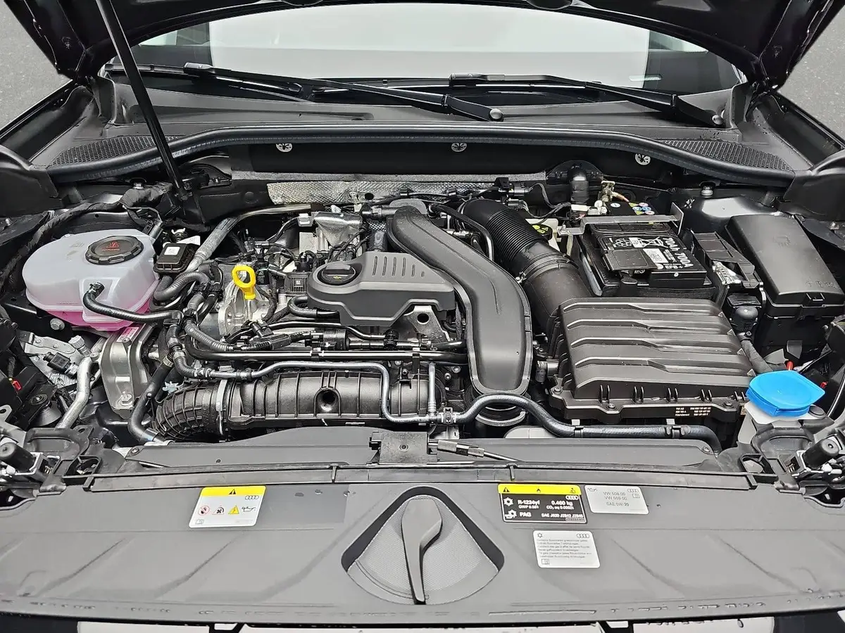 AUDI Q2 35 TFSI S-TRONIC S LINE NAVI LED ACC EL.HECKKL. WI