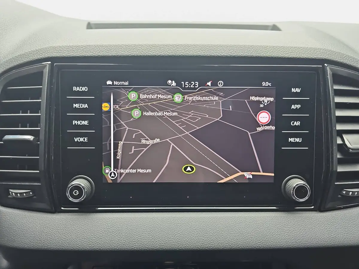 SKODA KAROQ 2.0 TSI DSG SPORTLINE 4X4 MATRIX ACC AHK