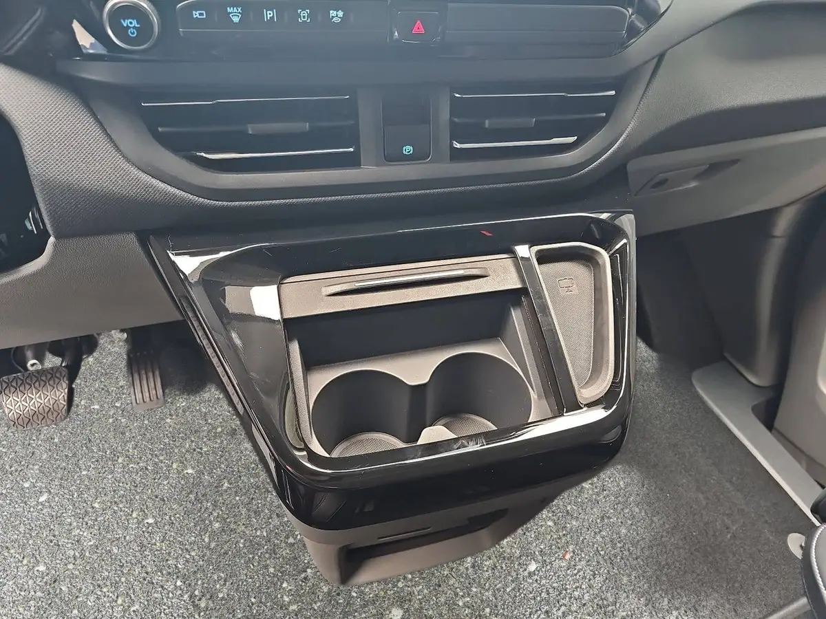 FORD TOURNEO CUSTOM 2.0 ECOBLUE AUTO. L1 TITANIUM X NAVI LED AHK