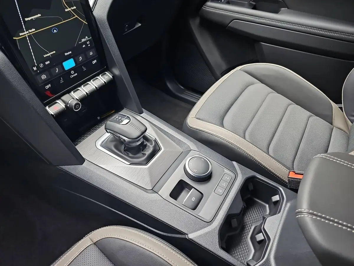 VW AMAROK 3.0 TDI AUTO. DOKA AVENTURA 4M NAVI LED AHK LM21