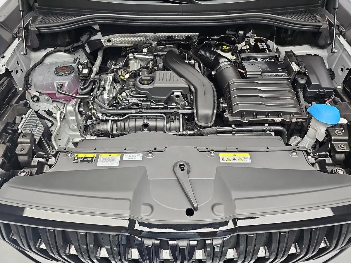 SKODA KODIAQ 1.5 TSI DSG SPORTLINE NAVI LED ACC WINTER KAMERA A