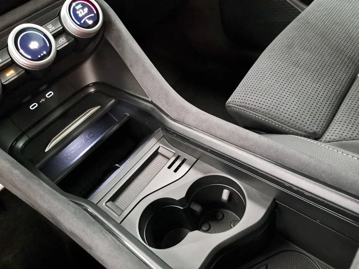 SKODA KODIAQ 2.0 TSI DSG SPORTLINE 4X4 PANO LED AHK