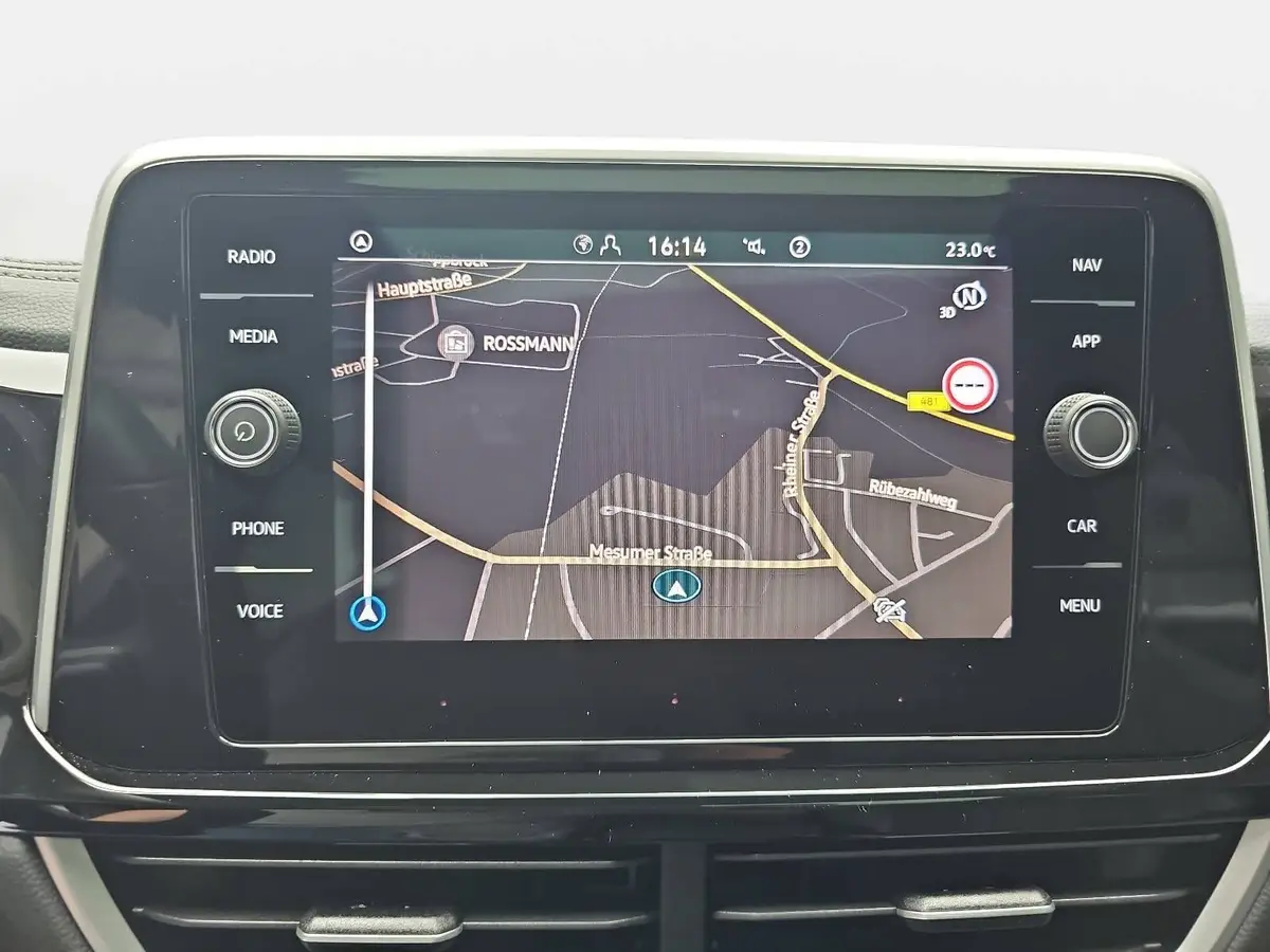 VW T-ROC 1.5 TSI DSG R-LINE NAVI LED LM17