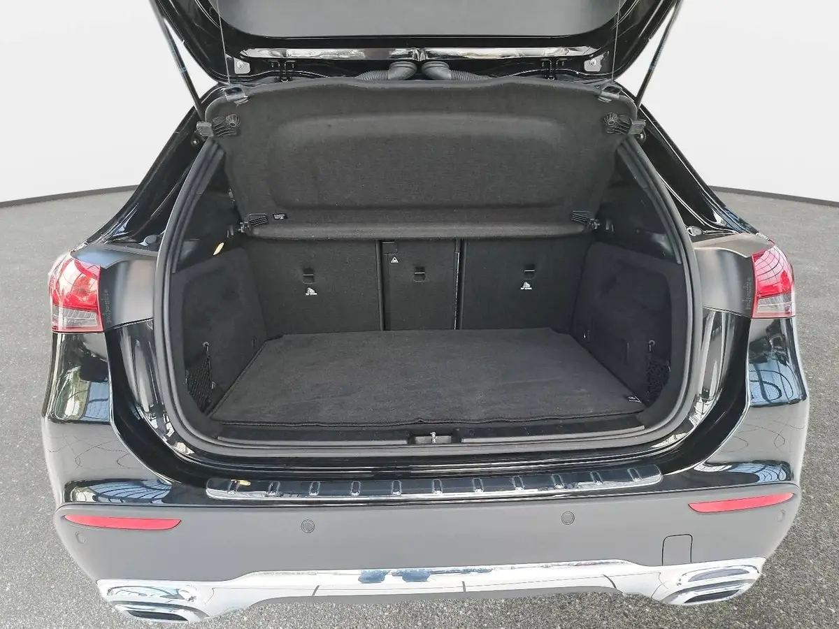 MERCEDES-BENZ GLA 200 D DCT PROGRESSIVE NAVI LED