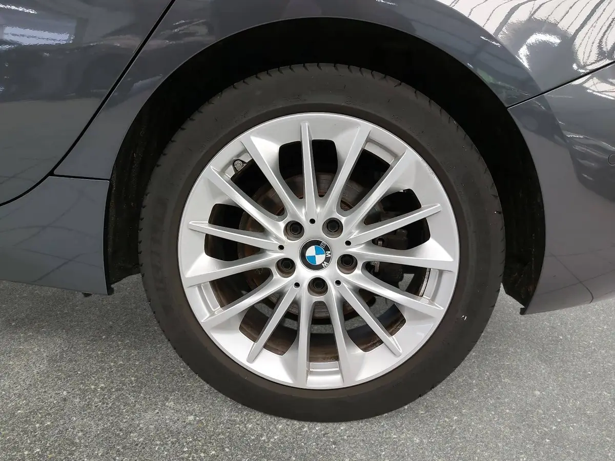 BMW 118 1.5 LTR ADVANTAGE GRA WINTER AHK KAMERA