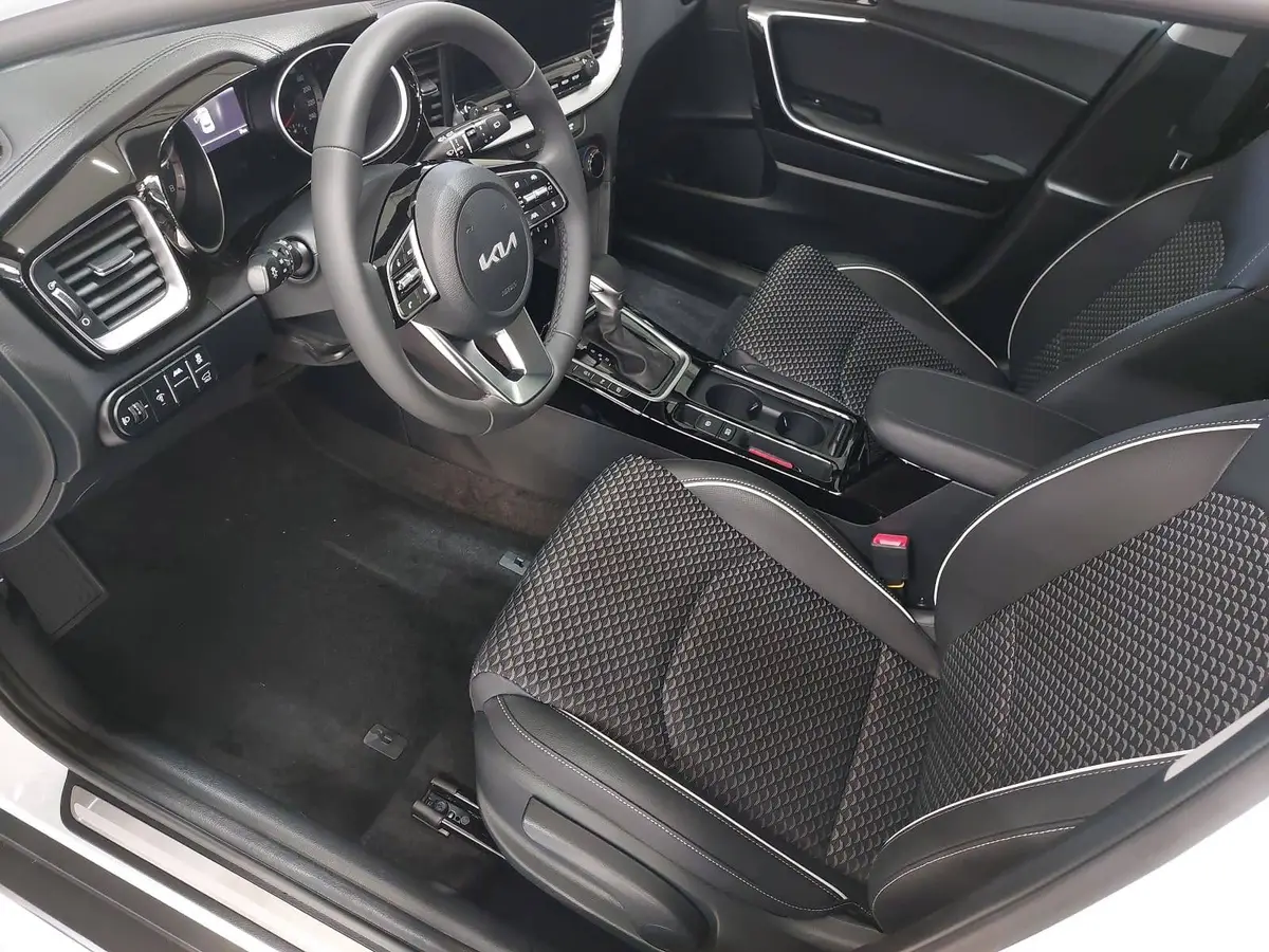 KIA XCEED 1.6 T-GDI 150 DCT SPIRIT MJ26 XCLUSIVE
