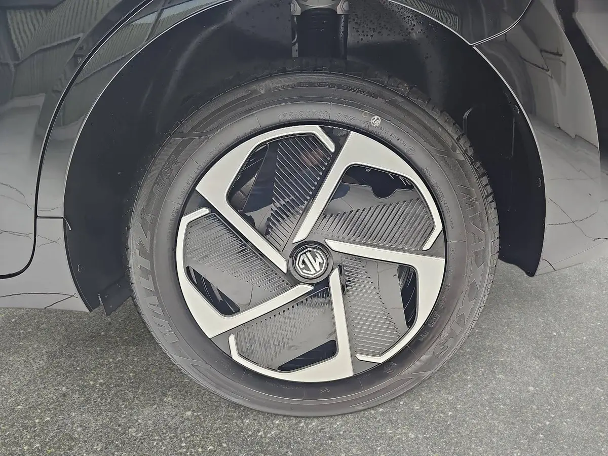 MG MG4 URBAN EV 43 KWH MY26 COMFORT