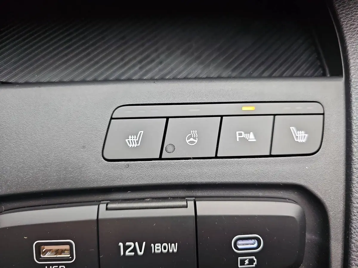 KIA STONIC 1.0 T-GDI 100 DCT VISION MJ26 SITZH. NAVI