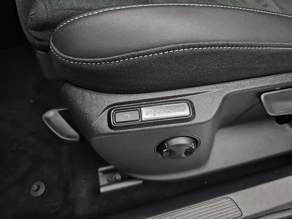 VW T-ROC 1.5 TSI DSG R-LINE NAVI KLIMA LED KAMERA WINTER AH