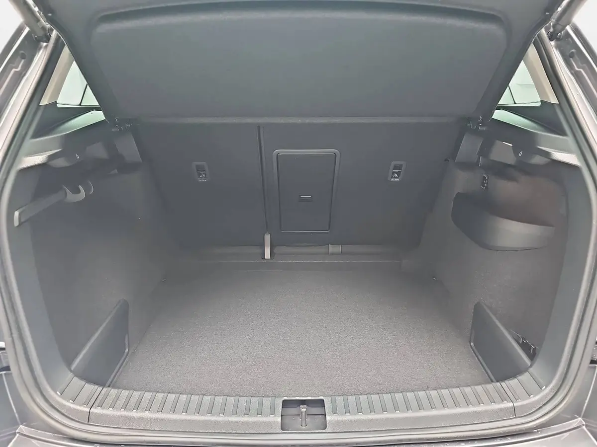 SKODA KAROQ 1.5 TSI DSG 130 JAHRE LED DAB SICHT WINTER EL.HECK